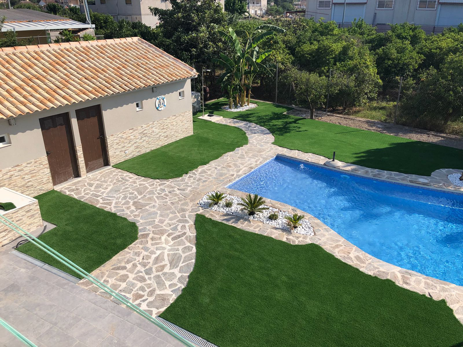 después 3 cesped zonas residenciales